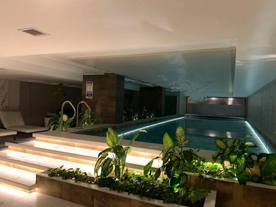Espectacular Departamento Con Vista A La Carolina Con Generador De Luz Apartment Quito